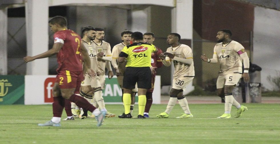 Real Oruro empata en casa frente a nueve jugadores del Tigre 