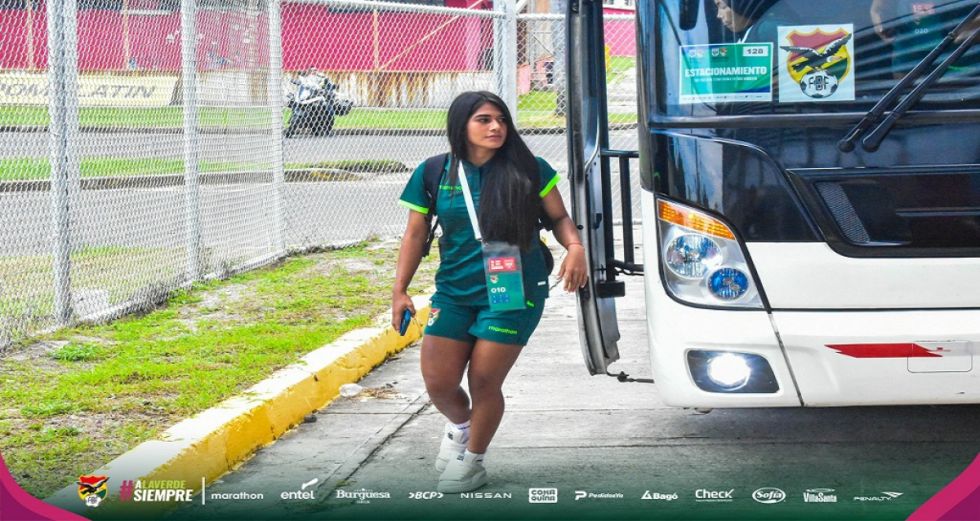 Selección femenina trabaja en Huarina para la Copa América 