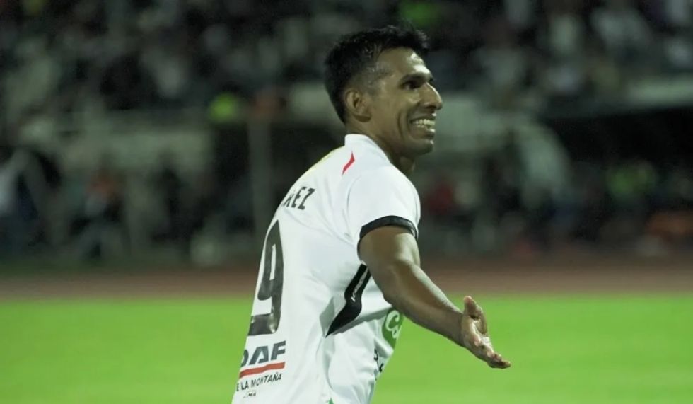 Confirmado: Gilbert Álvarez vuelve al fútbol boliviano