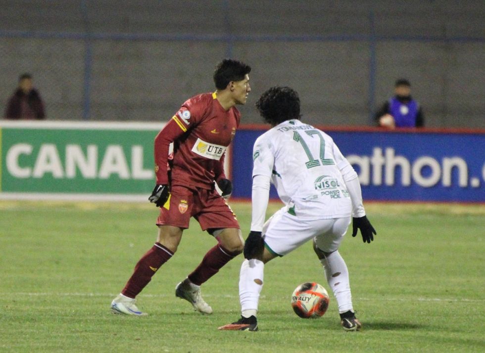 Real Oruro se adueña del primer  lugar tras derrotar a Real Tomayapo