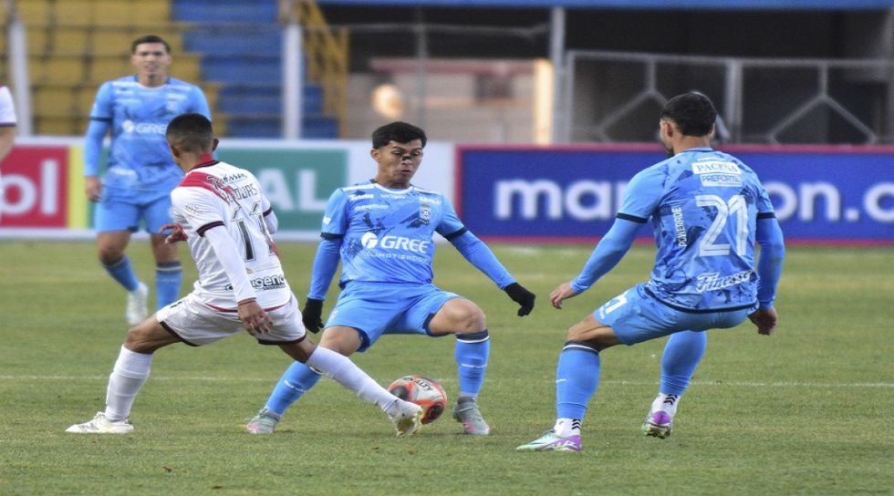 Blooming mantiene su liderazgo con un empate 
