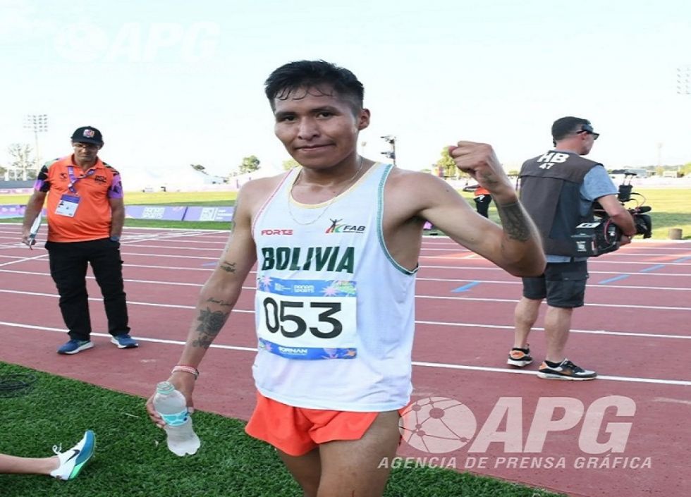 Ninavia consigue la medalla de plata en los 10 mil metros en Asunción 
