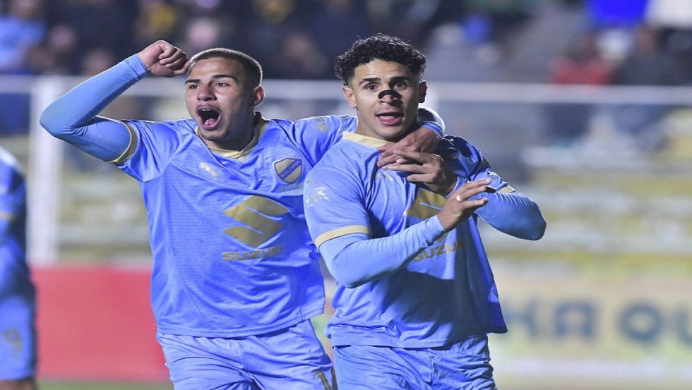 Bolívar revive en la Copa con  triunfo en el clásico paceño 
