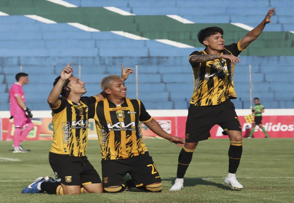 El Tigre supera a San Antonio  para seguir el rastro del líder