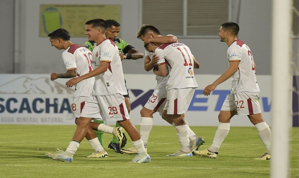 Totora Real Oruro toma posesión del primer lugar en el grupo “B”