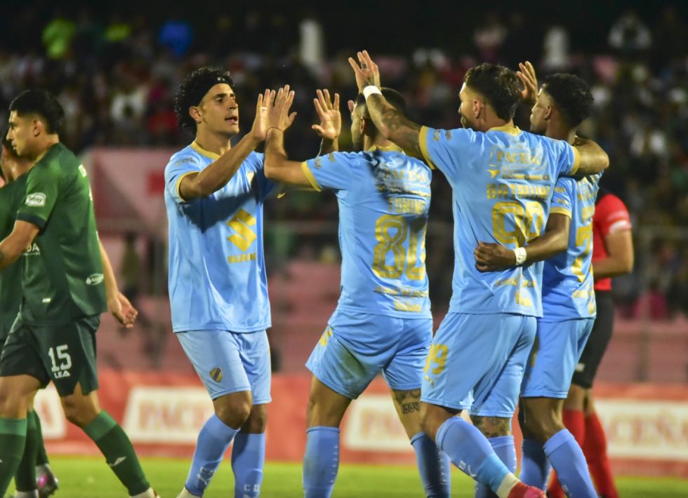 Bolívar golea a Real Tomayapo en el IV Centenario 
