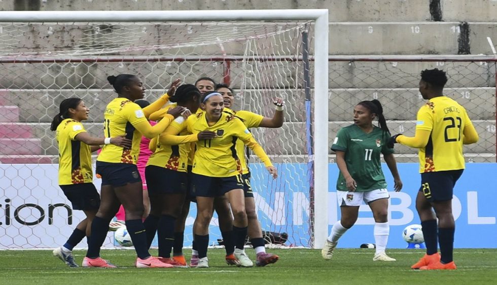 Selección femenina de Bolivia recibe una goleada en el inicio de la Liga de Naciones 