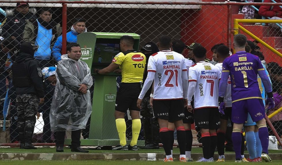 Always se mantiene como puntero  tras polémico empate ante Bolívar 