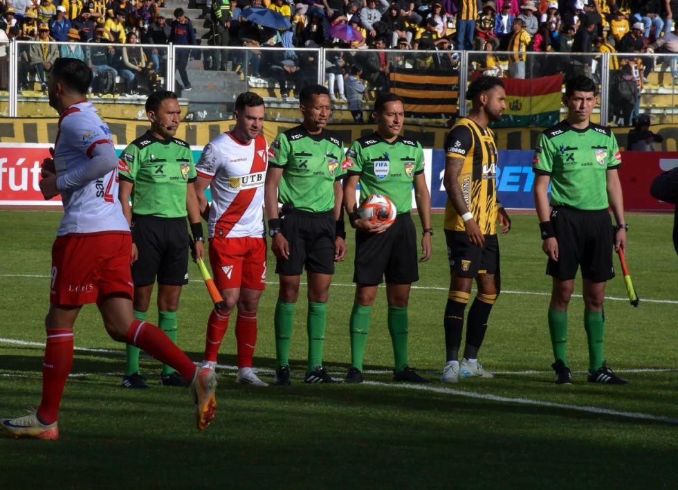Terna tarijeña dirigirá la final de ida de la Copa Bolivia 