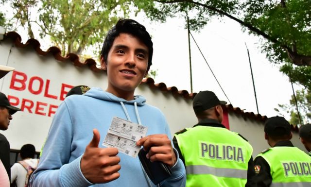 Población tarijeña responde al  llamado de la Selección Nacional 
