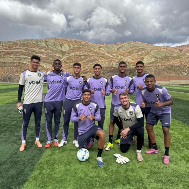 Botafogo llega a Potosí con una avanzada de nueve futbolistas 