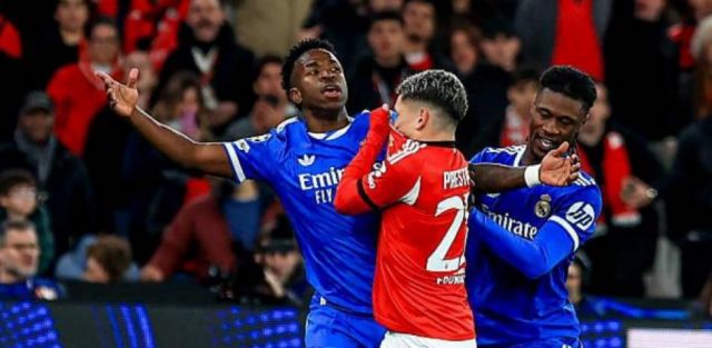 El Benfica suspende a socios por comportamiento racista