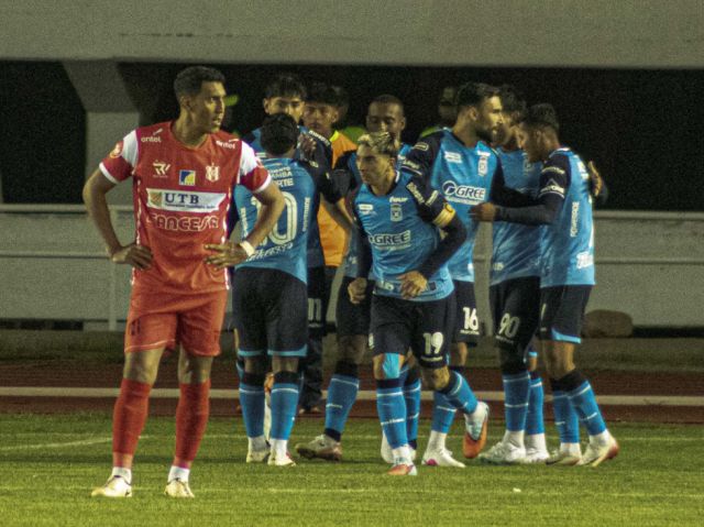 Blooming golea a Independiente y se acerca a semifinales 