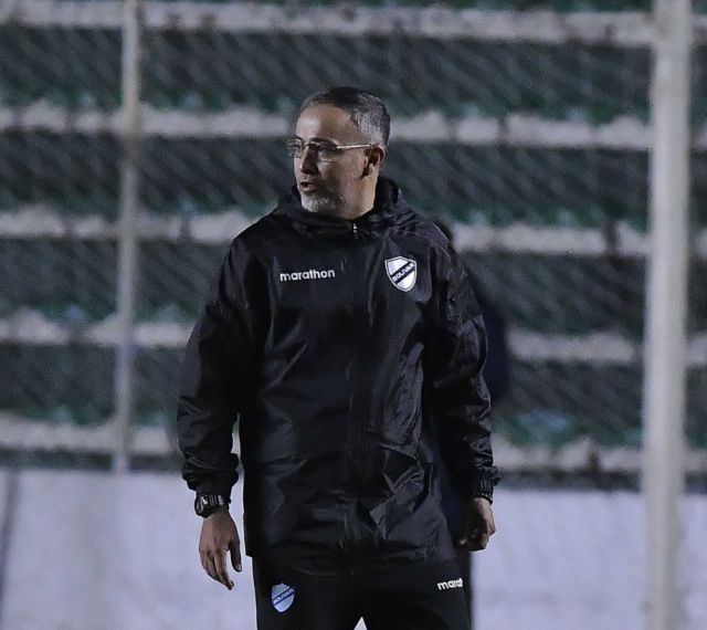 Bolívar acepta la renuncia del entrenador Flavio Robatto