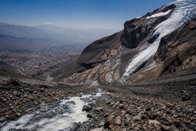 Agua: Glaciares fugaces y ríos agonizantes