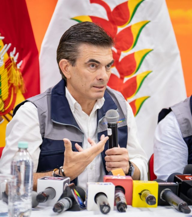 Gobierno responde a la COB: No se impulsará privatización, se transparentarán créditos y se rechaza ley contra la protesta