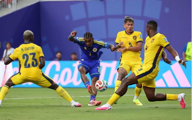 Ecuador empata con Curazao y complica su clasificación