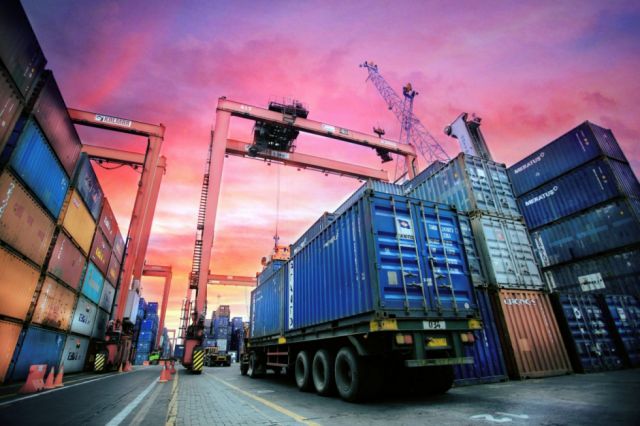 Gobierno reduce en 5% los aranceles de todos los productos de importación hasta el 31 de diciembre