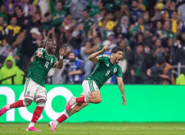 México deshizo a Ecuador y avanza a octavos de final 