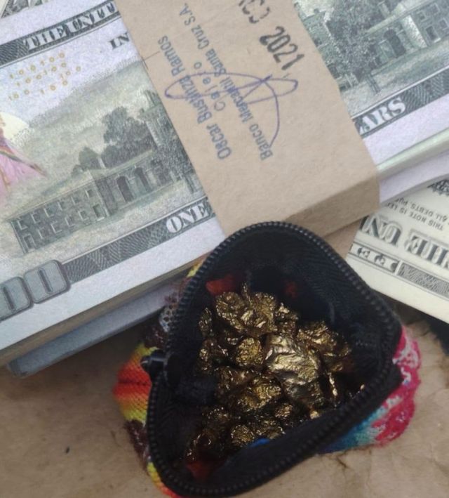 Tarija: Investigan a dos mujeres por presunta estafa con pepitas de oro 
