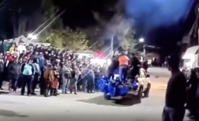 Reportan cuatro fallecidos tras ser arrollados por un vehículo en la serenata de Moro Moro