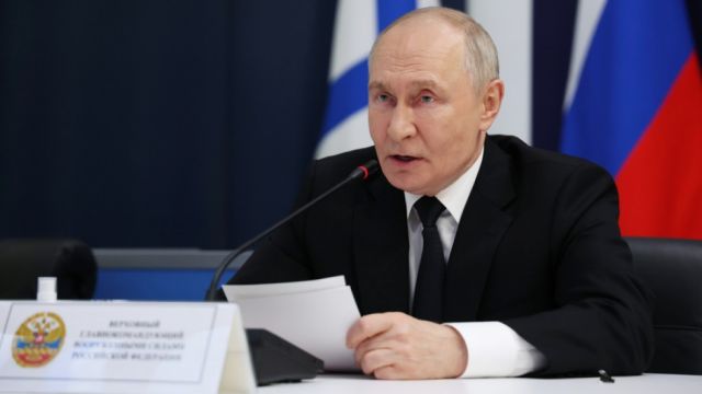 Putin firma una ley que regula la IA en Rusia 