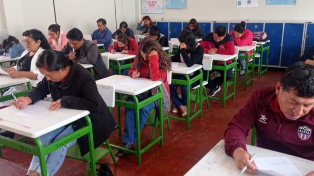 Magisterio acusa que el Gobierno busca frenar los ascensos docentes por falta de presupuesto y pide auditar el examen