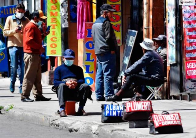 Informe: Bolivia tiene la informalidad laboral más alta de América Latina