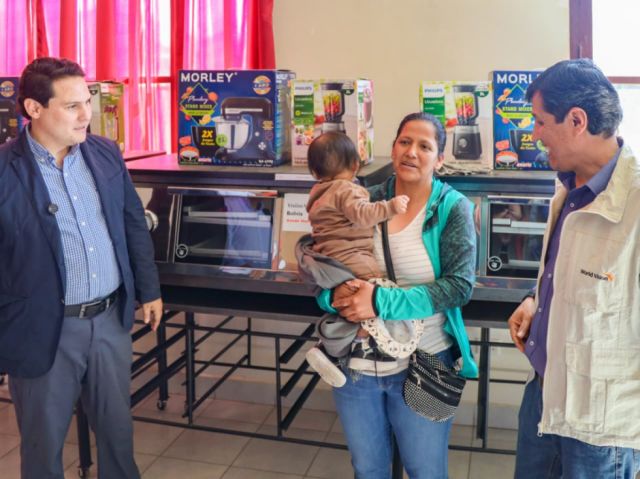 Emprendedores reciben equipamiento de la Alcaldía 