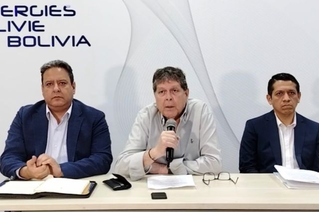 Filas por combustible: inician investigación en YPFB