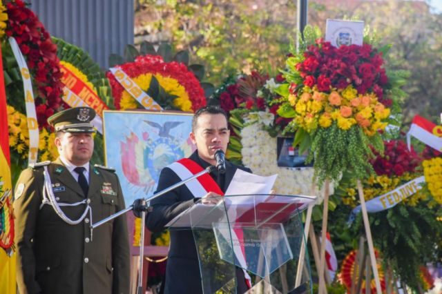 Ávila destaca la democracia y la autonomía como pilares de Bolivia