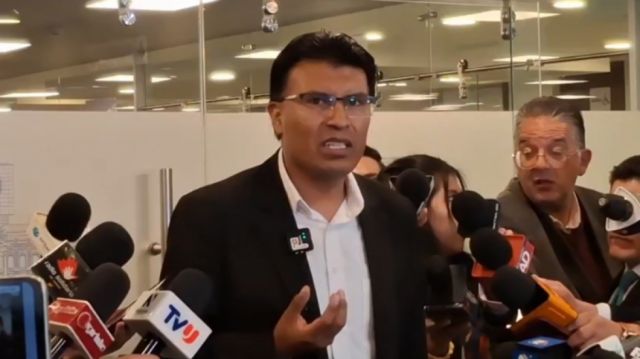 Nilton Condori se compara con Evo Morales tras su suspensión de ocho meses del Senado