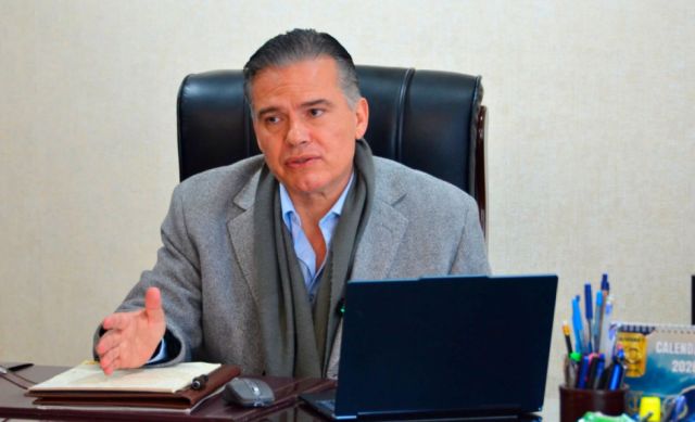 Ministro Justiniano: “Protesta pacífica sí, bloqueos no”