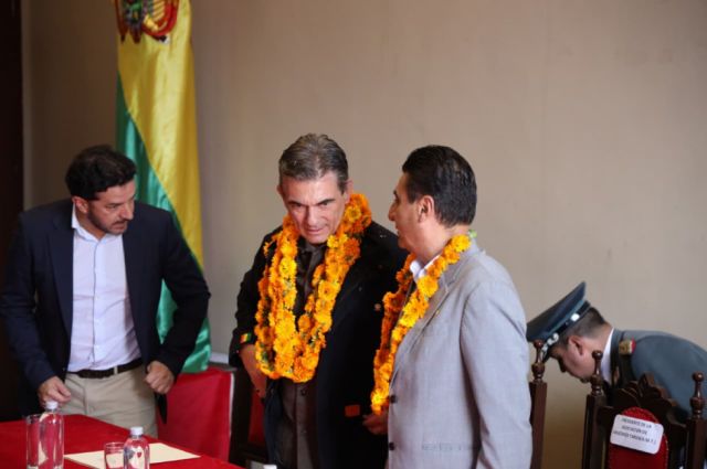 Torres acuerda con el FPS cuatro nuevos tinglados para Tarija