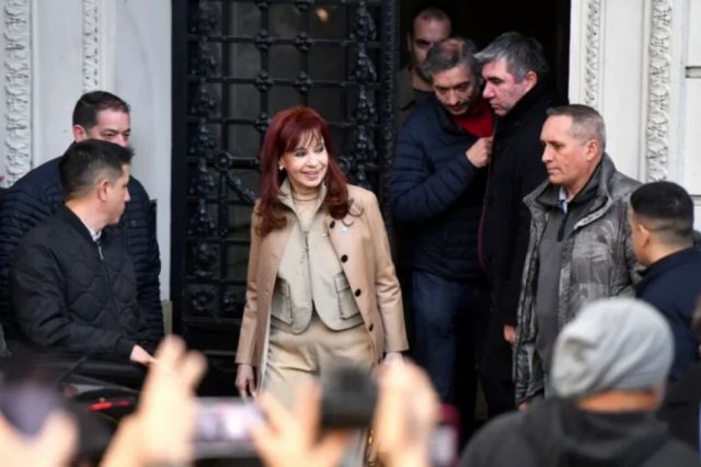 Defensa de Cristina Fernández pide revisar condena