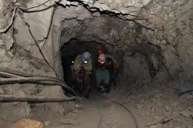 Tres mineros mueren tras hundimiento en el Cerro Rico de Potosí 