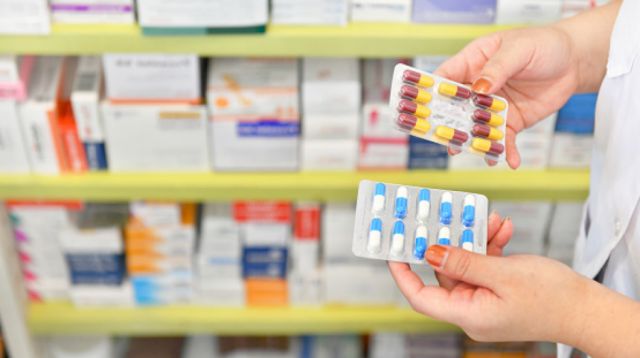 Colegio Médico alerta por escasez y calidad de medicamentos en Tarija
