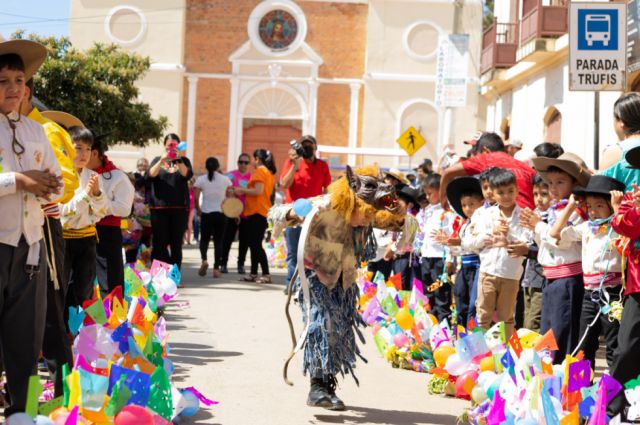 Entrada de compadritos en San Lorenzo (Fotos)