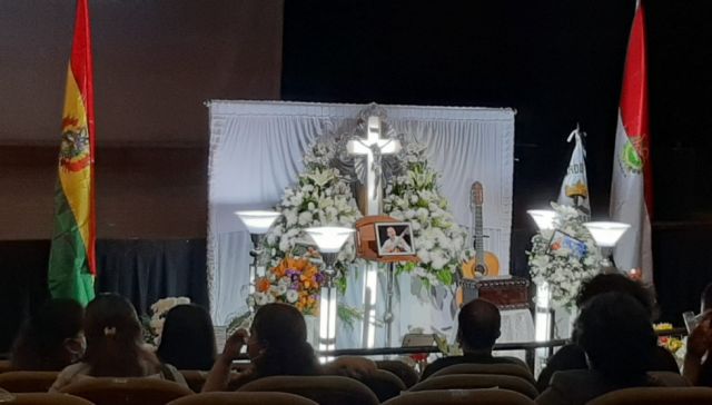 Velan los restos del maestro tarijeño de la guitarra clásica, Fernando Arduz