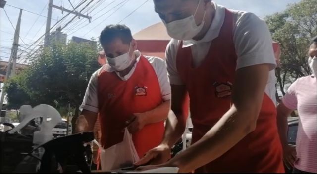 El estilo chapaco que innovó un goleador tarijeño  para que su emprendimiento sea próspero en Sucre 