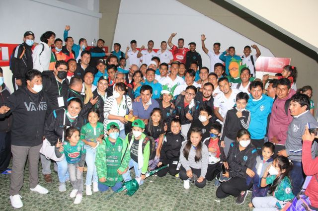 “Nunca salí derrotado de Real Tomayapo. Soy el entrenador que lo llevó donde está”