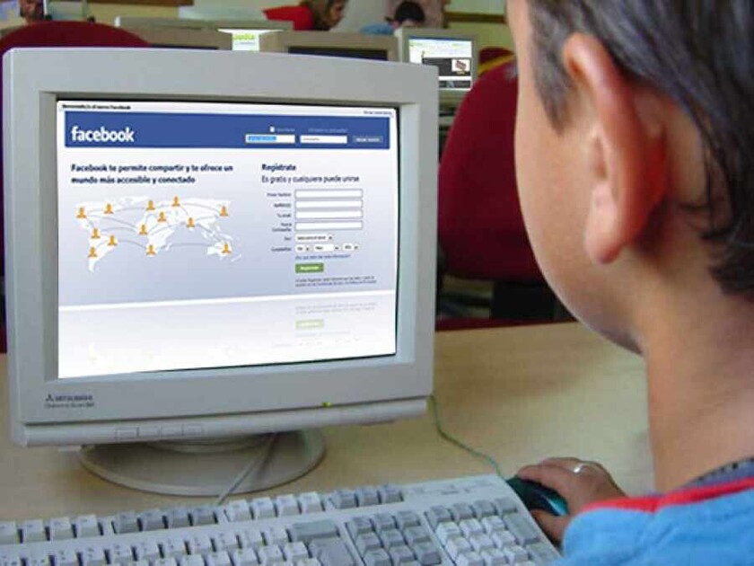 ASPECTOS POSITIVOS Y NEGATIVOS DEL USO DE LAS REDES SOCIALES