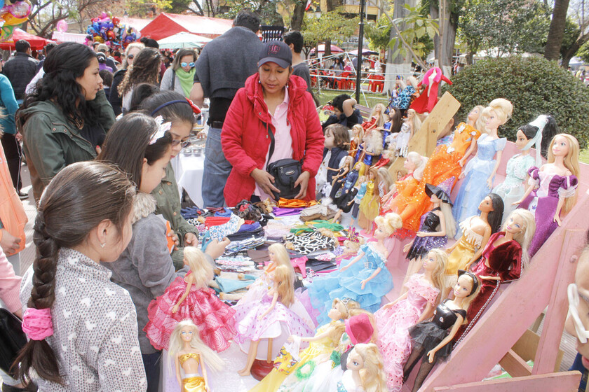 MINI FERIA DE SANTA ANITA EN LA PLAZUELA SUCRE TARIJA