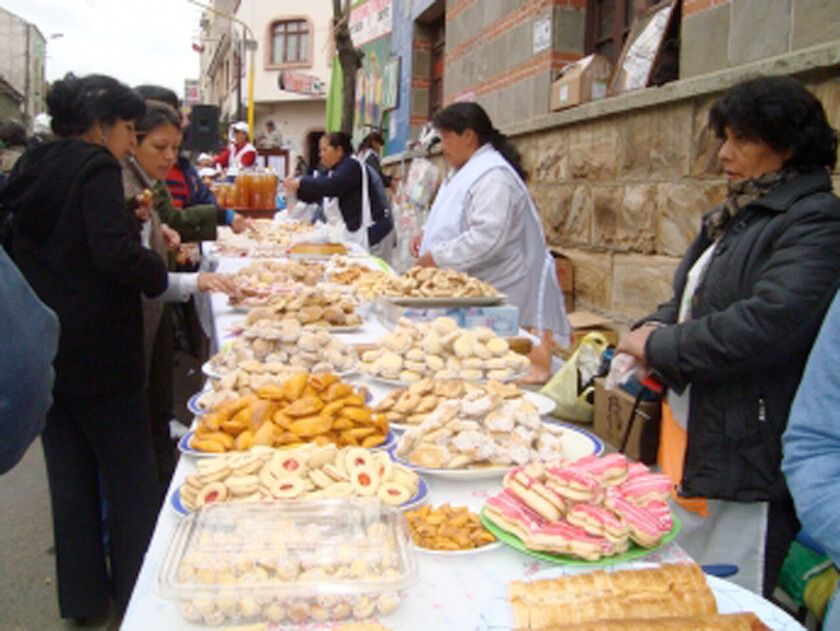 VENDEDORAS DE COMIDAS Y MASITAS DE SAN ROQUE TARIJA