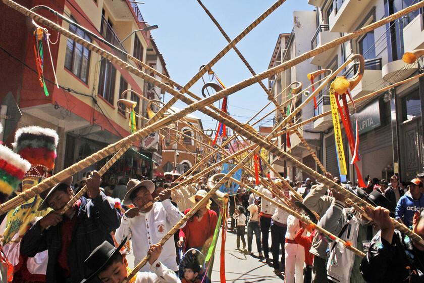 CAÑEROS ACOMPAÑAN AL SANTO PATRONO SAN ROQUE TARIJA