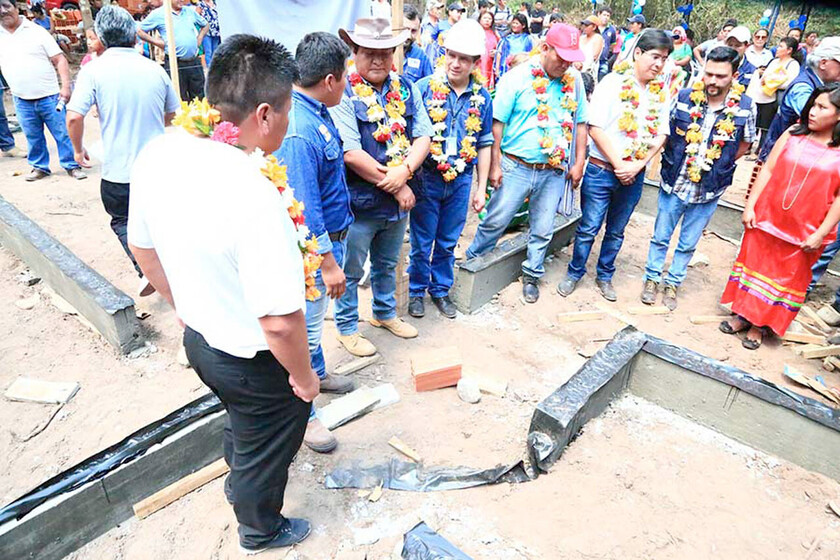 INICO DEL PROYECTO DE VIVIENDAS PUEBLO GUARANI