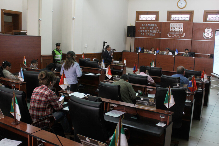 SESION DE LA ASAMBLEA DEPARTAMENTAL DE TARIJA