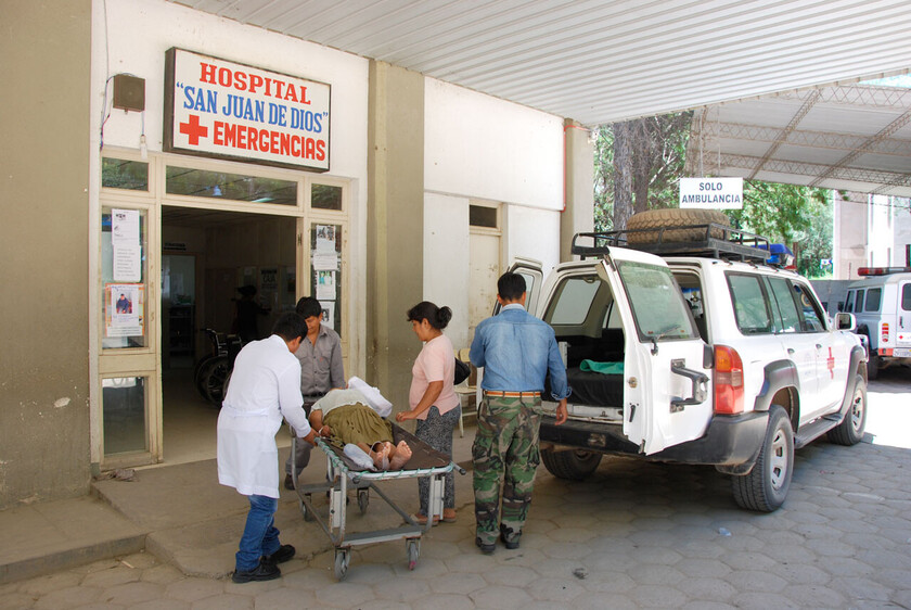 PACIENTE INGRESANDO HOSPITAL SAN JUAN DE DIOS DE TARIJA
