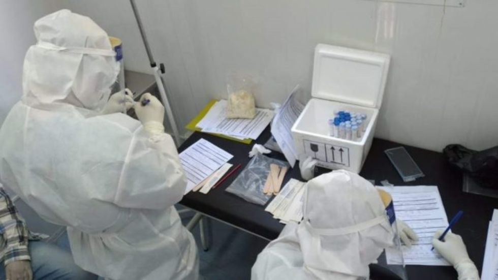 A horas de flexibilizar la cuarentena Bolivia suma 390 nuevos casos