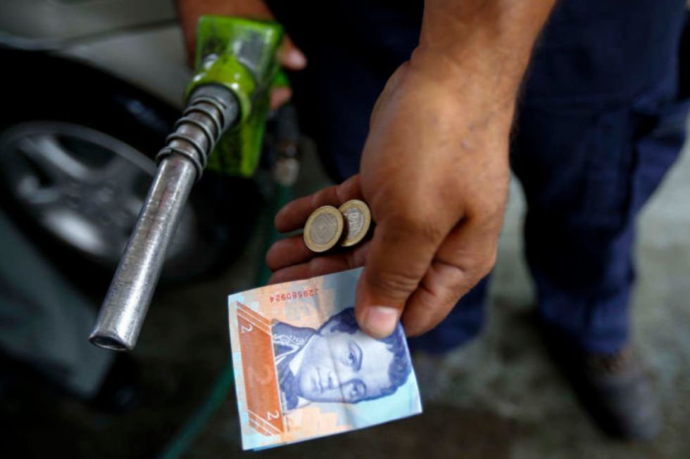 Venezuela decide aumentar el precio de la gasolina